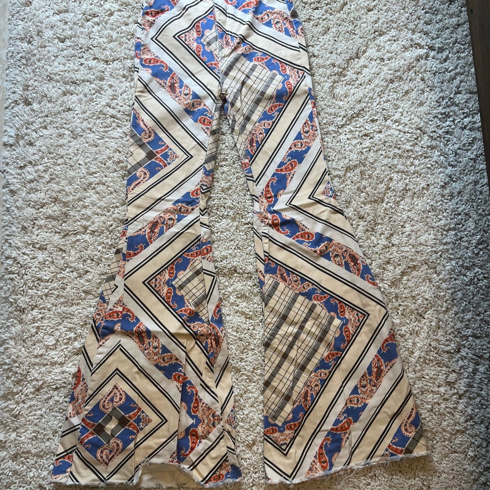We The Free Abstract Patterned Flare Pants Size 26